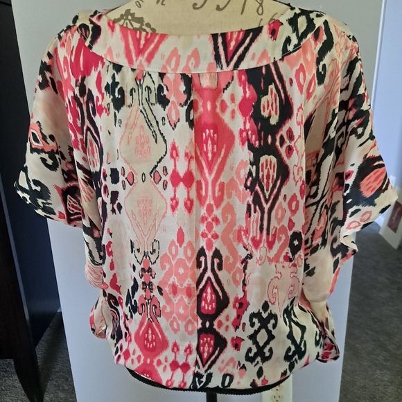 Top - Picture 2 of 2